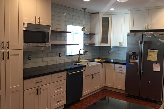 Photo of a contemporary kitchen